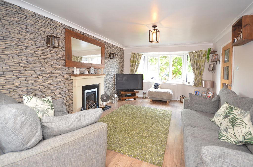 Property photo 2 of 24