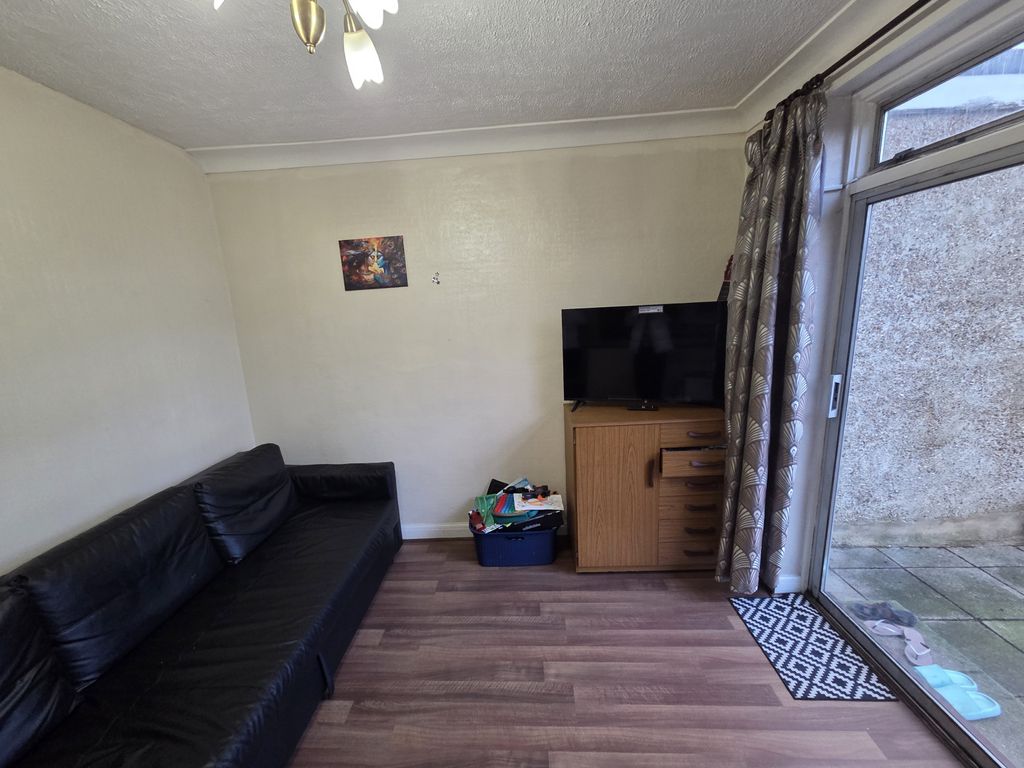 Property photo 3 of 10 Gallery