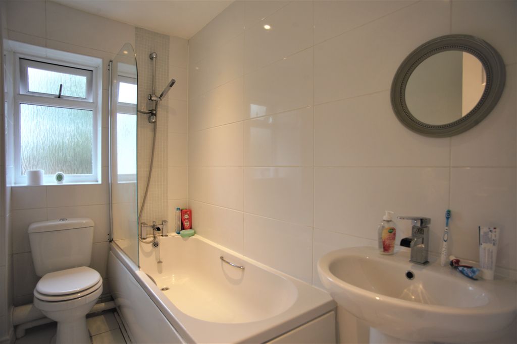 Property photo 2 of 12 Bathroom