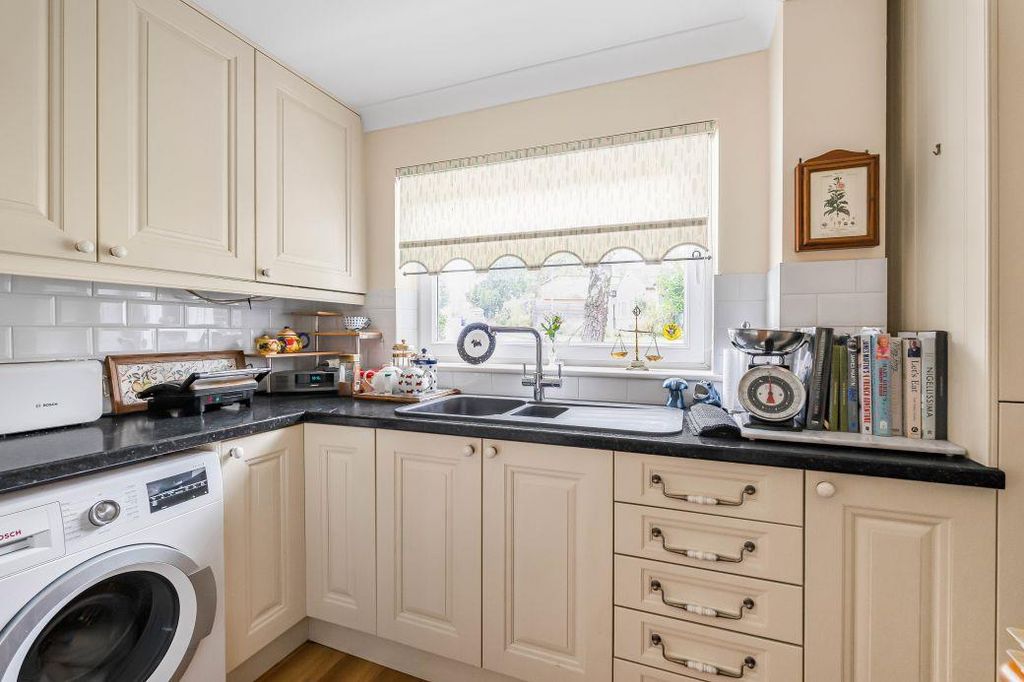 Property photo 2 of 33 32_66704.Jpg