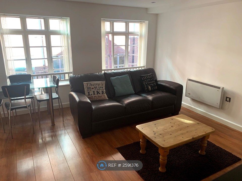 Property photo 2 of 12