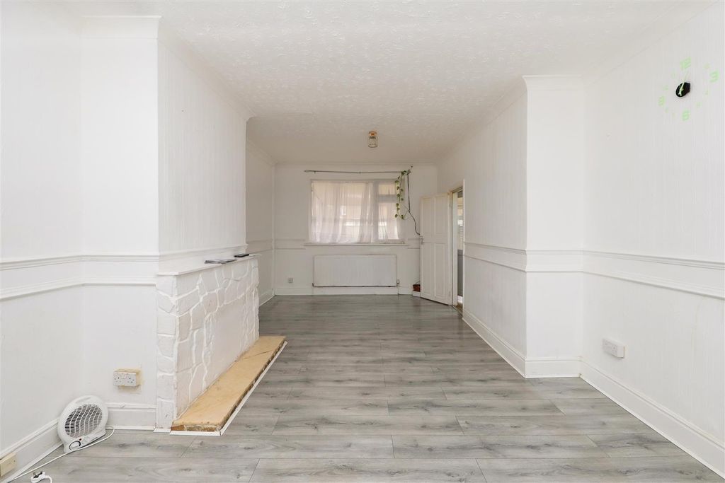 Property photo 3 of 11 Reception Room