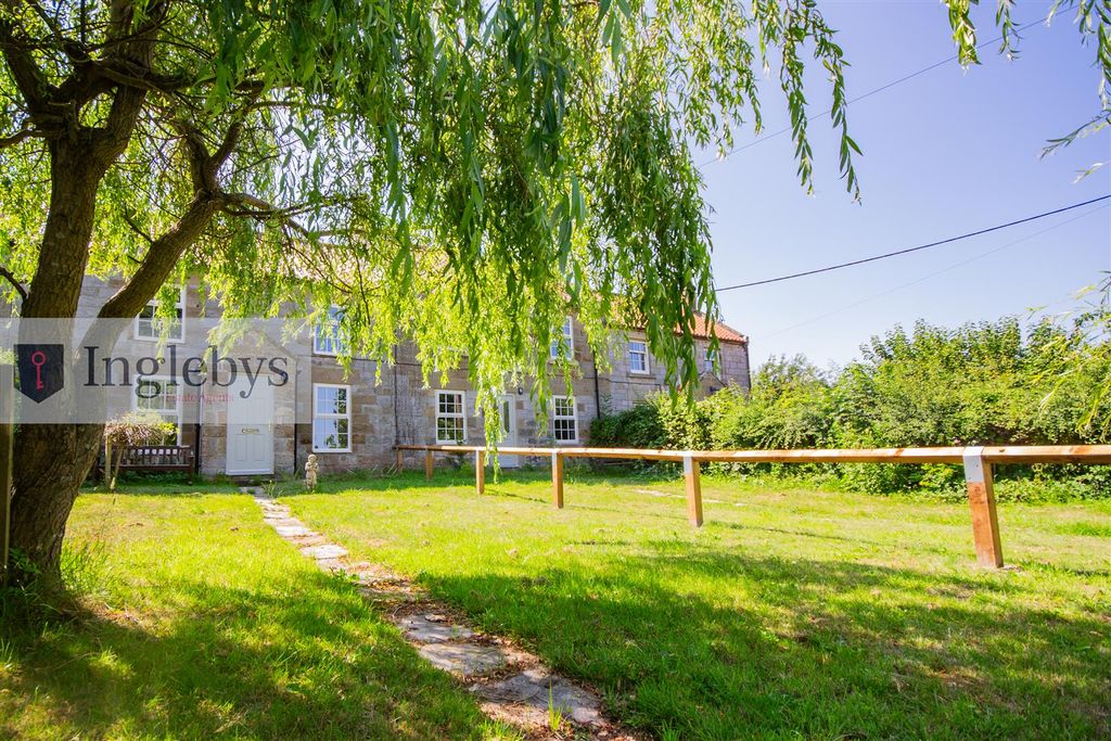 Property photo 1 of 27