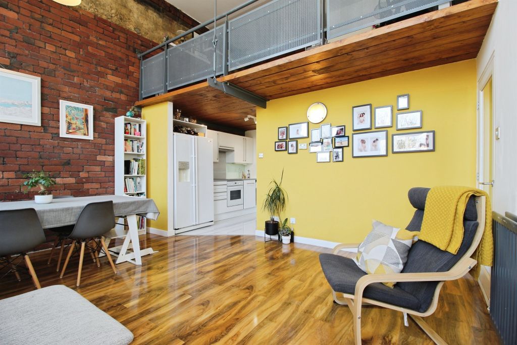 Property photo 2 of 19