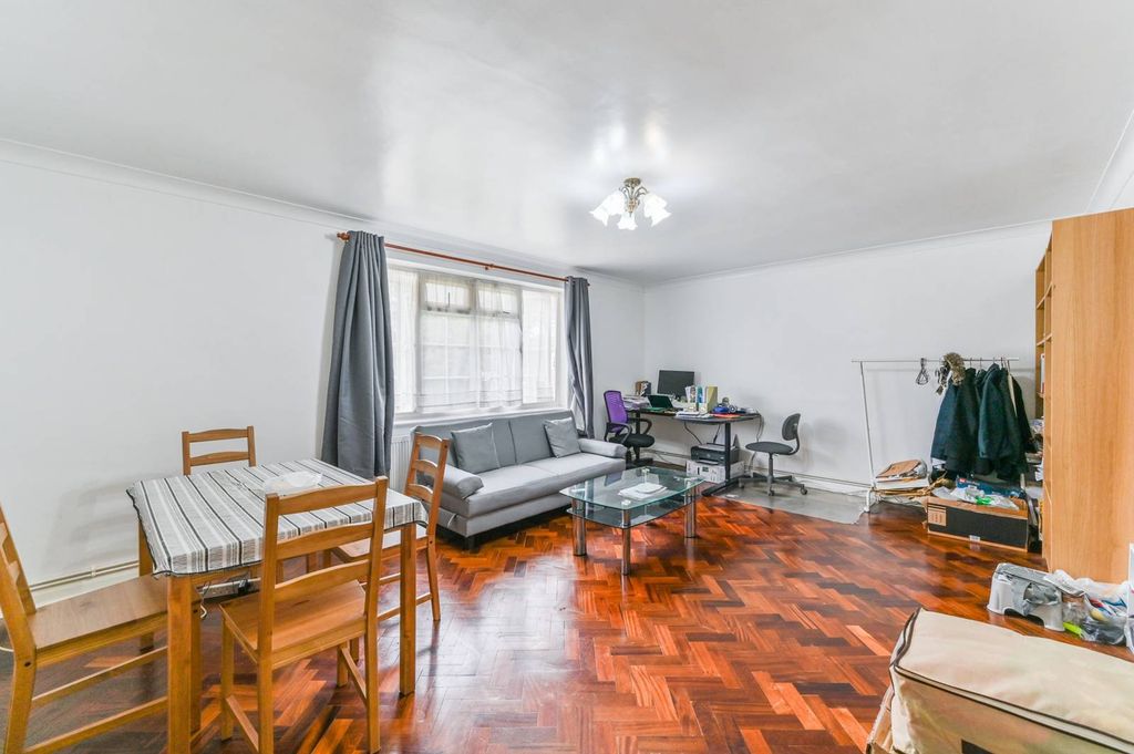 Property photo 2 of 11