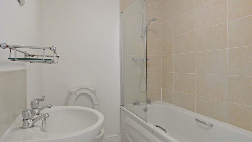 Property photo 3 of 5 1G Hayfield 2.Jpg