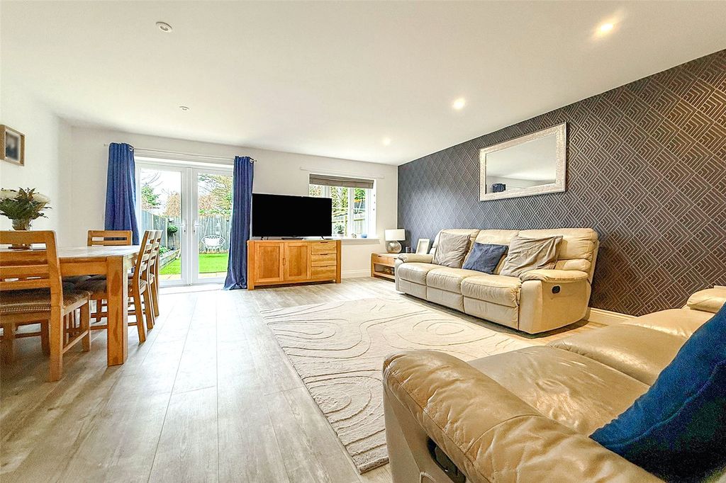 Property photo 2 of 20 Picture No. 18