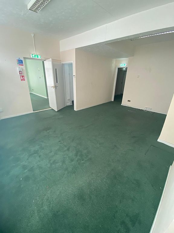 Property photo 2 of 33