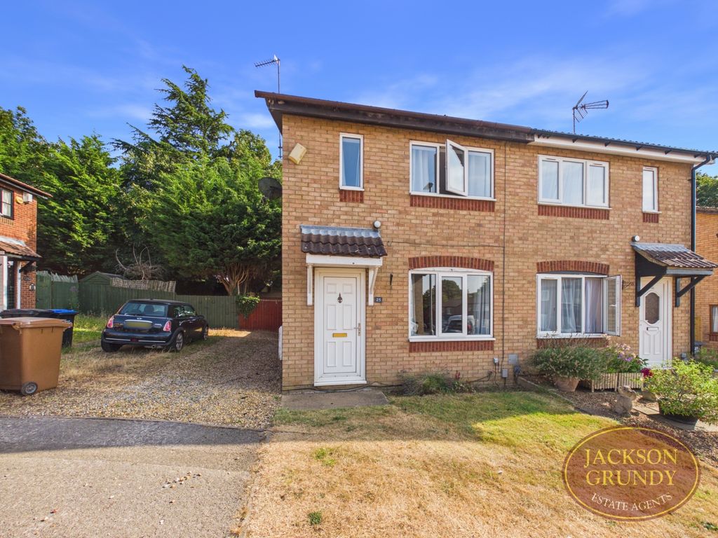 Property photo 1 of 17 Probyn Close