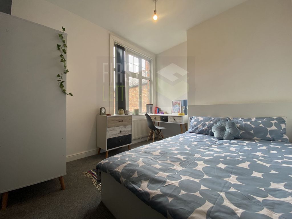 Property photo 3 of 18 Photo 11