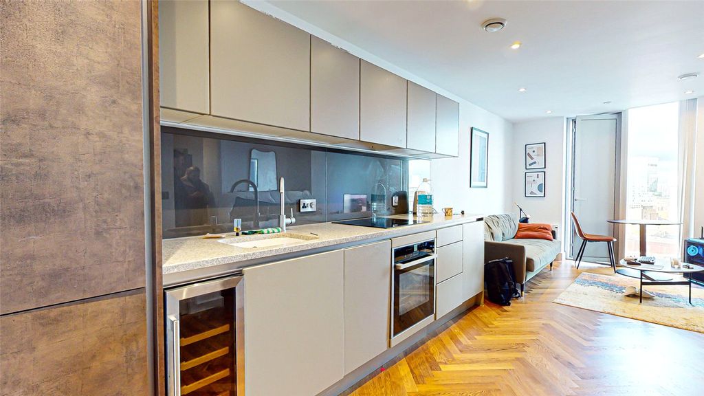 Property photo 1 of 18 Picture No. 01