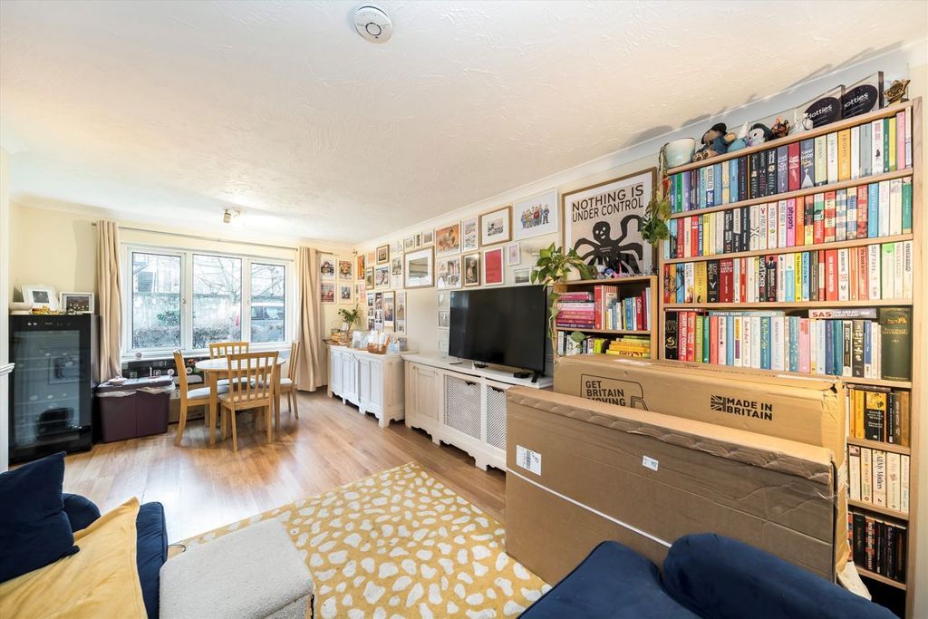 Property photo 2 of 5