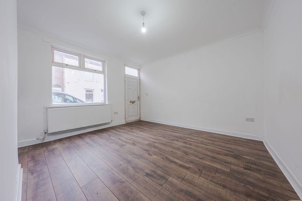 Property photo 2 of 14 Gallery