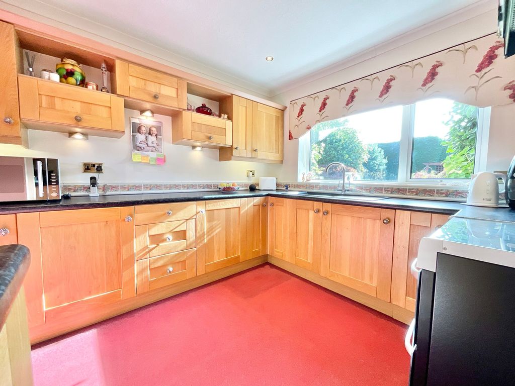 Property photo 3 of 25