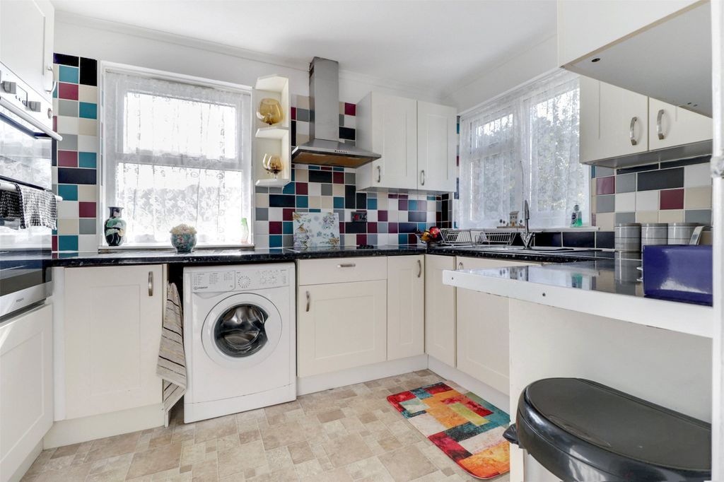 Property photo 2 of 16 Picture No. 04