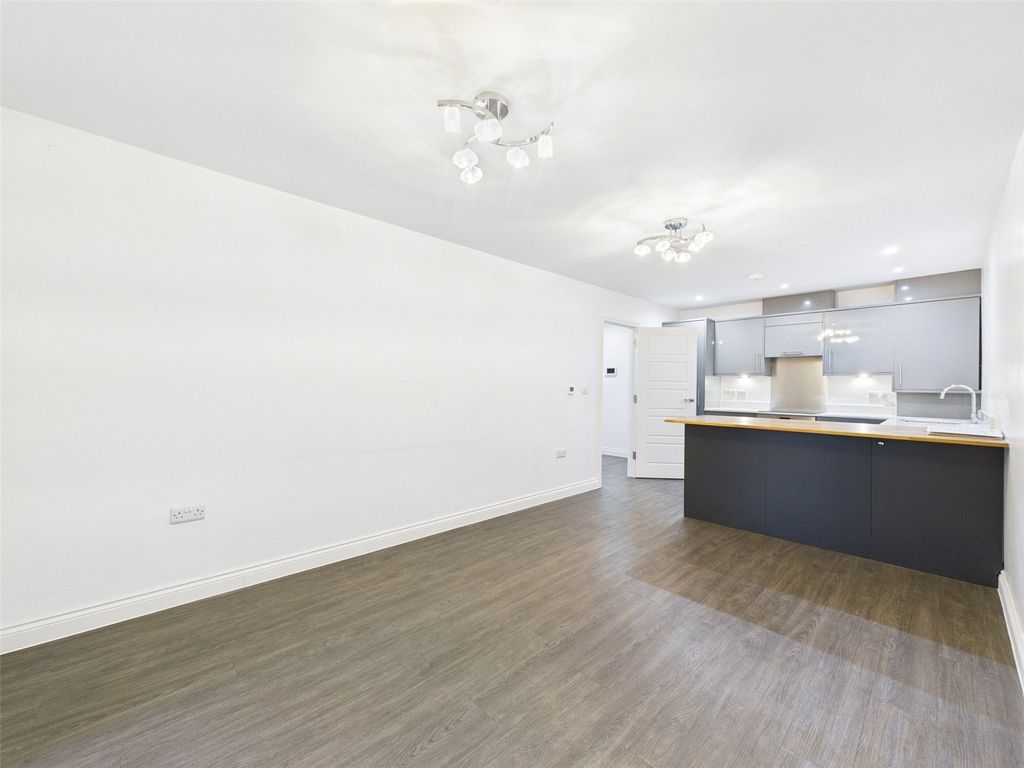 Property photo 3 of 15 Picture No. 18