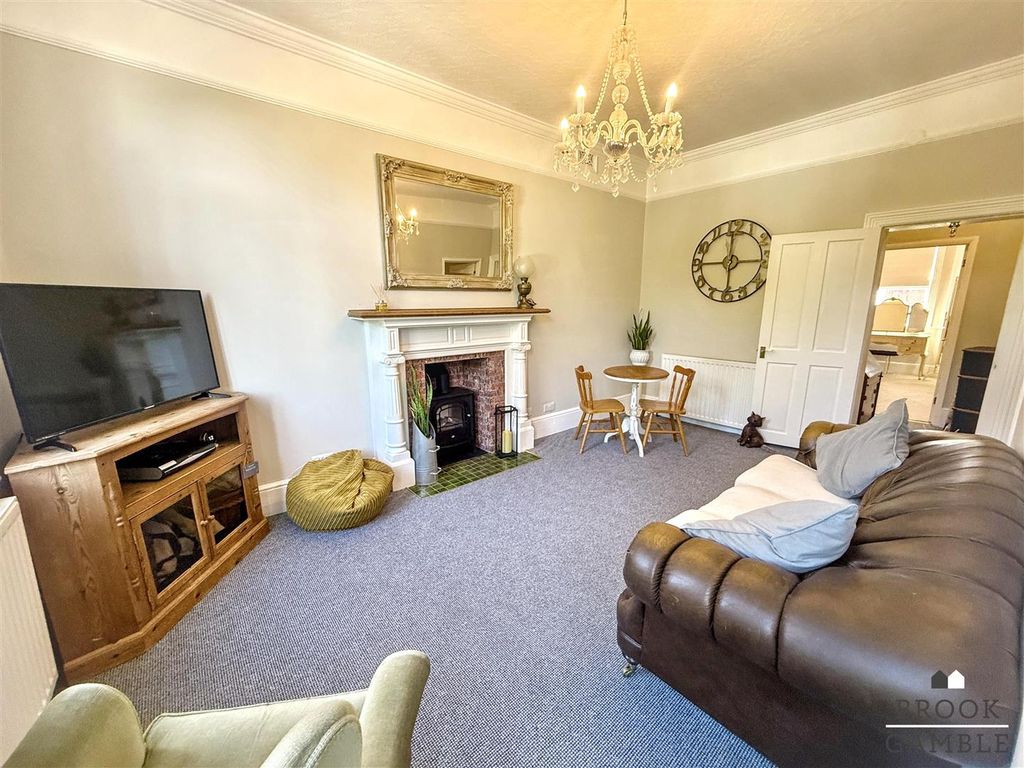 Property photo 2 of 13 01323 438506