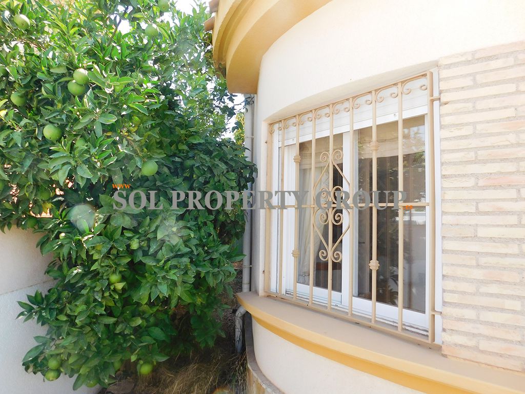 Property photo 2 of 32
