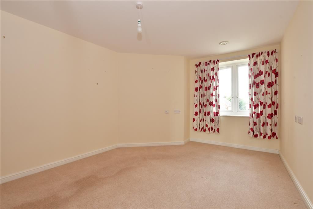 Property photo 1 of 10 Bedroom