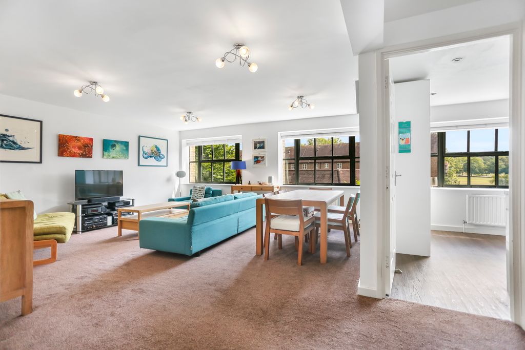 Property photo 2 of 20 296A5901