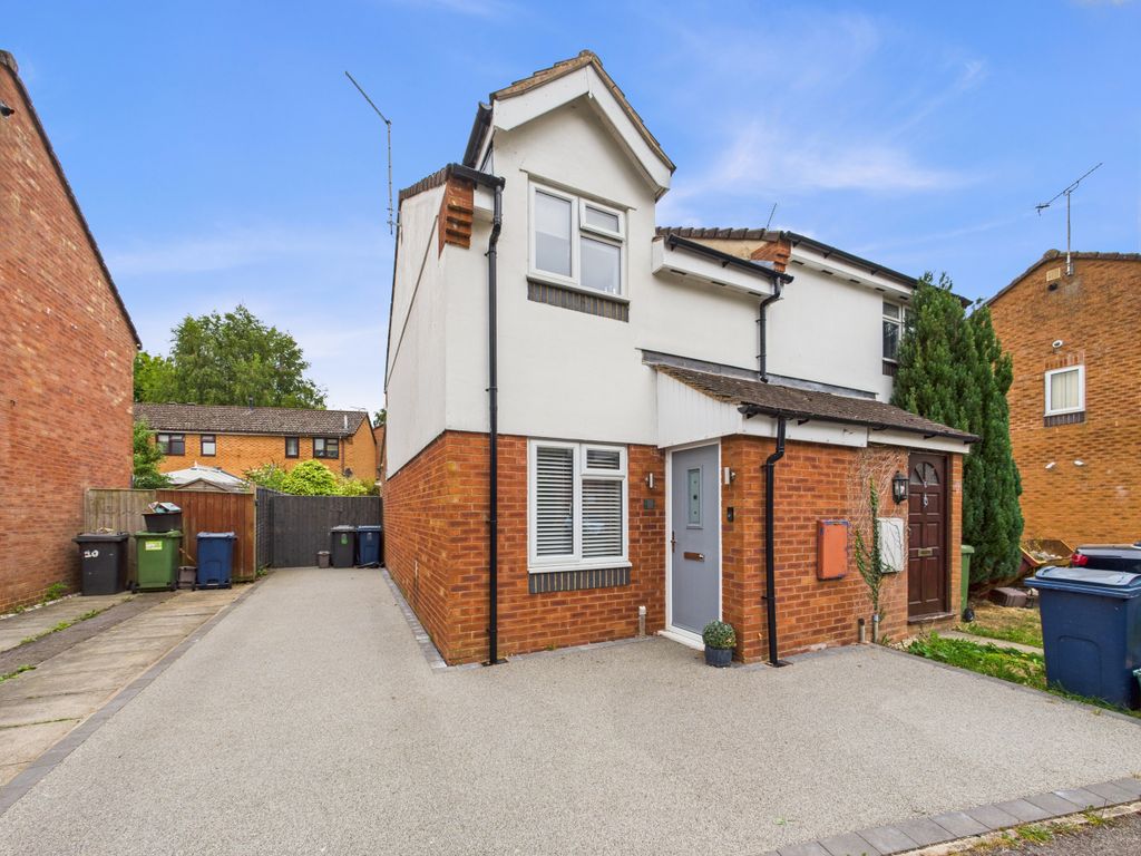 Property photo 1 of 10 Cam01354G0-Pr0578-Still015