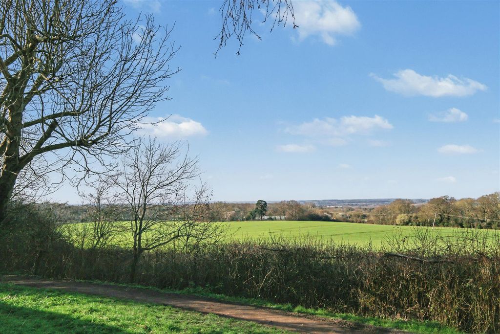 Property photo 2 of 17 Views.Jpg