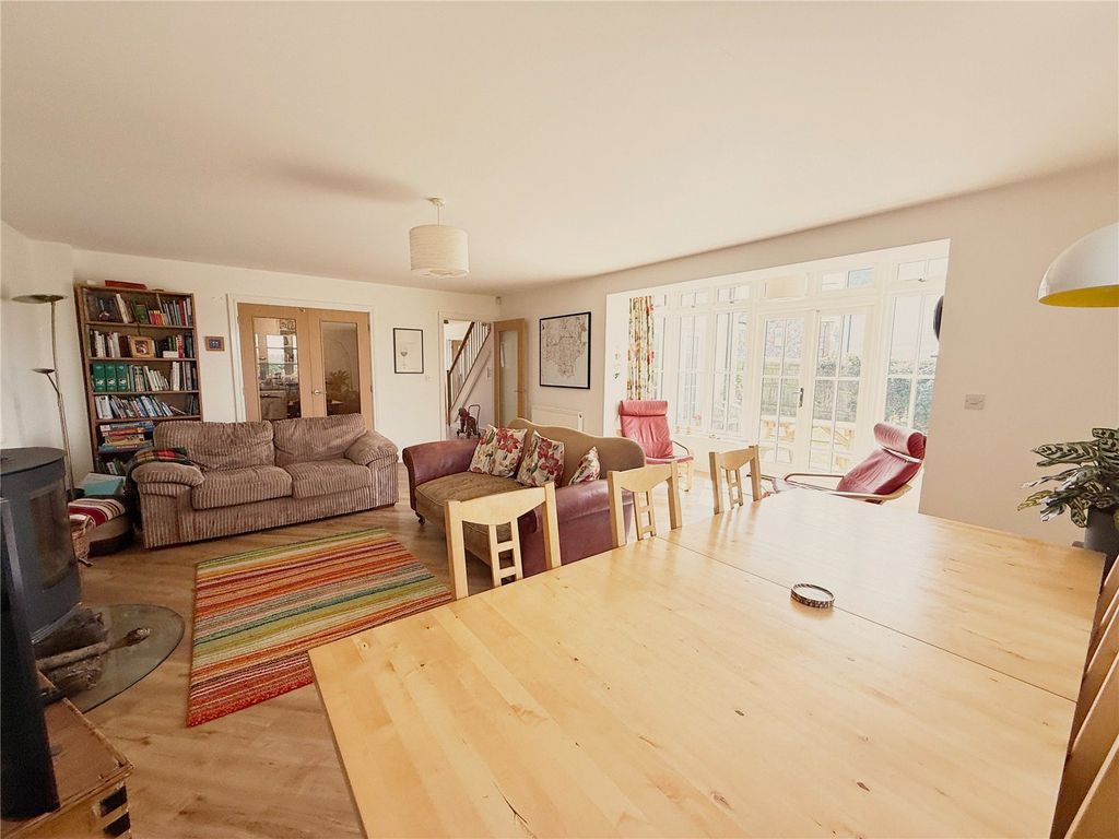 Property photo 2 of 27 Picture No. 30