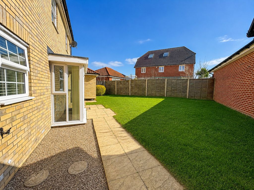 Property photo 2 of 27