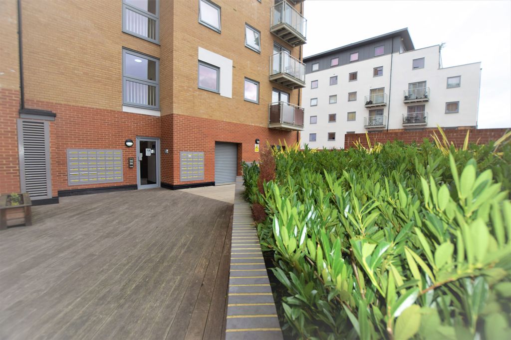 Property photo 1 of 5