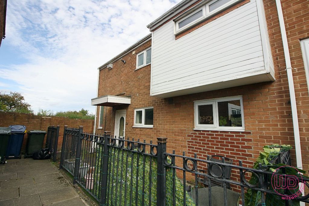 Property photo 1 of 2
