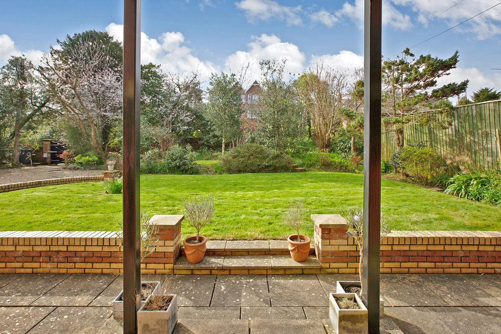 Property photo 2 of 33 Image