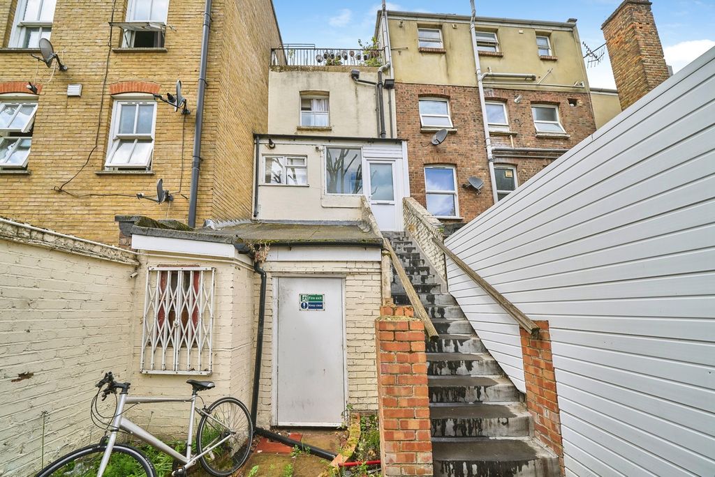 Property photo 1 of 11 Pbox-Img.Jpg