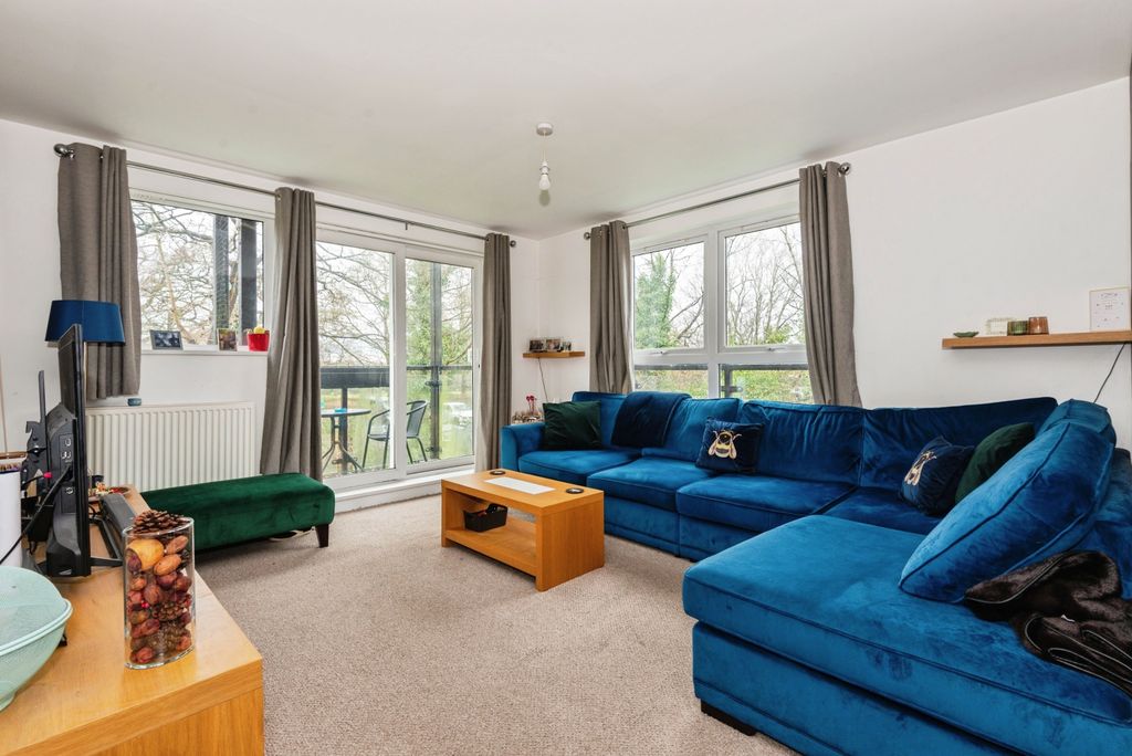 Property photo 2 of 20 Reception Room