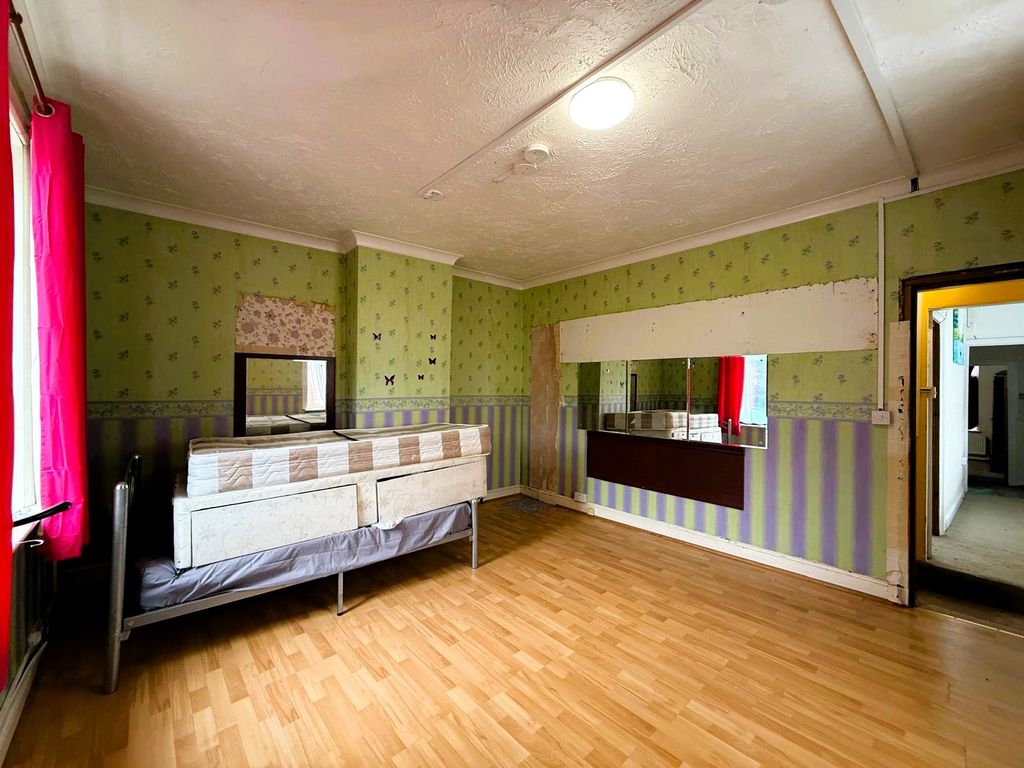 Property photo 1 of 11 Thomas Street, Wellingborough, Nn8 1DX (9)
