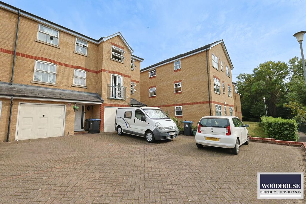 Property photo 1 of 29