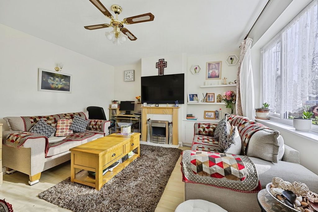 Property photo 3 of 15