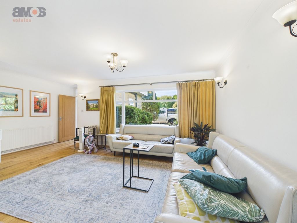 Property photo 2 of 22 5390613