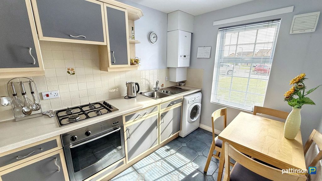 Property photo 3 of 27