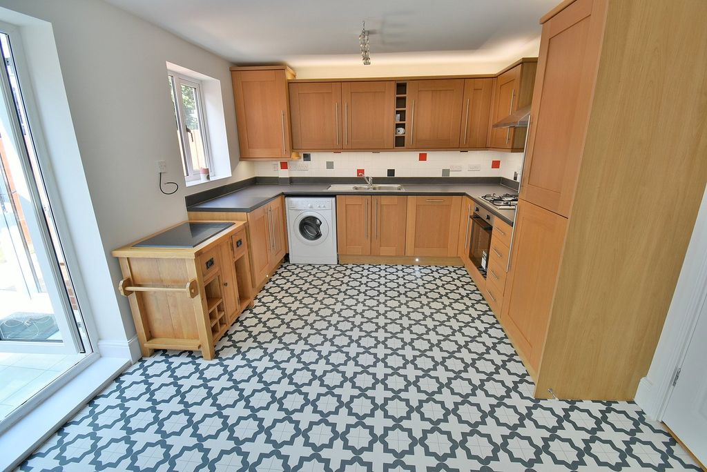 Property photo 3 of 21