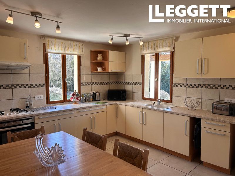 Property photo 3 of 10