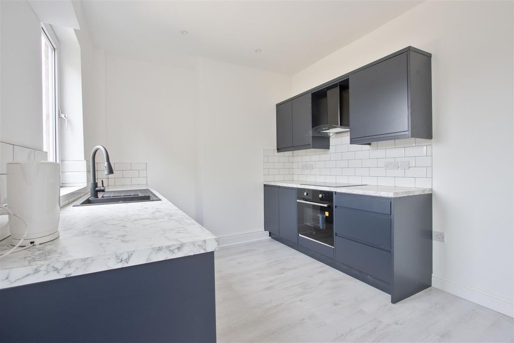 Property photo 2 of 13 Kitchen 2.Jpg