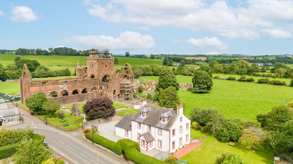 Property photo 1 of 51 Auld Manse, New Abbey