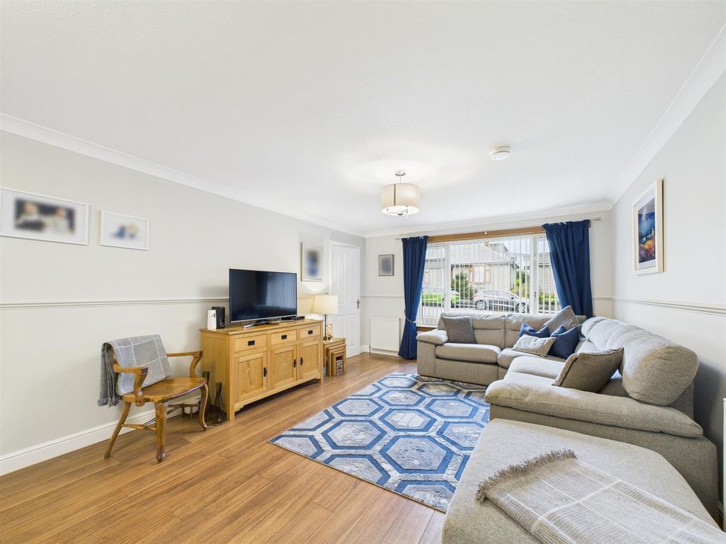 Property photo 2 of 21 Cam01486G0-Pr0881-Still011.Jpg