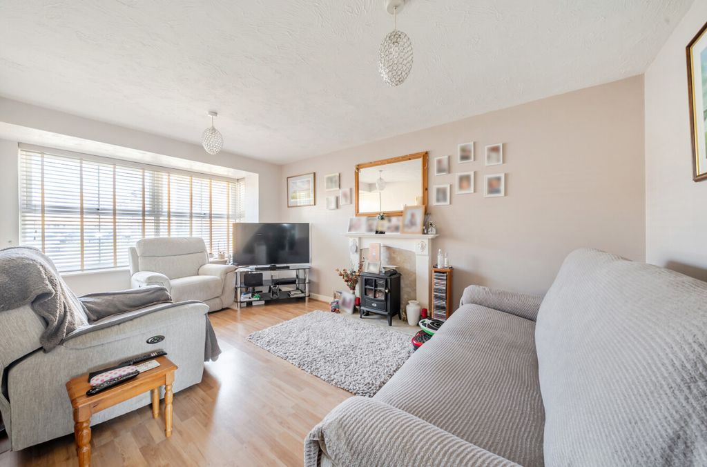 Property photo 2 of 17 1477695-7-6A39127...