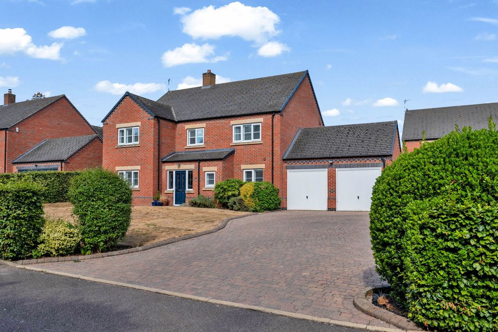Property photo 1 of 37