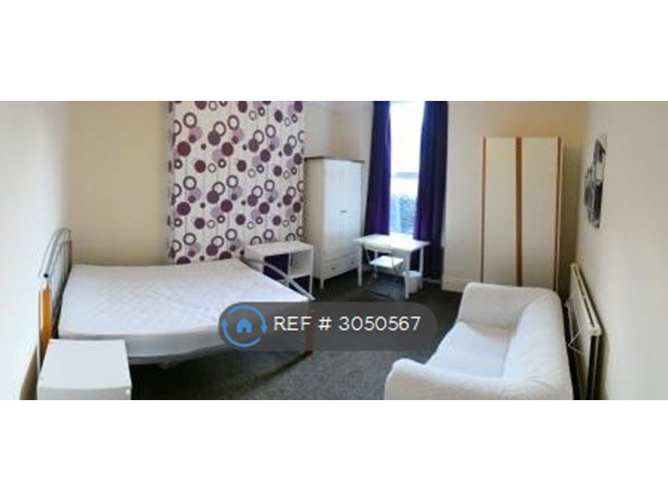 Property photo 3 of 12 Bed 2 £135/Week Bills Included