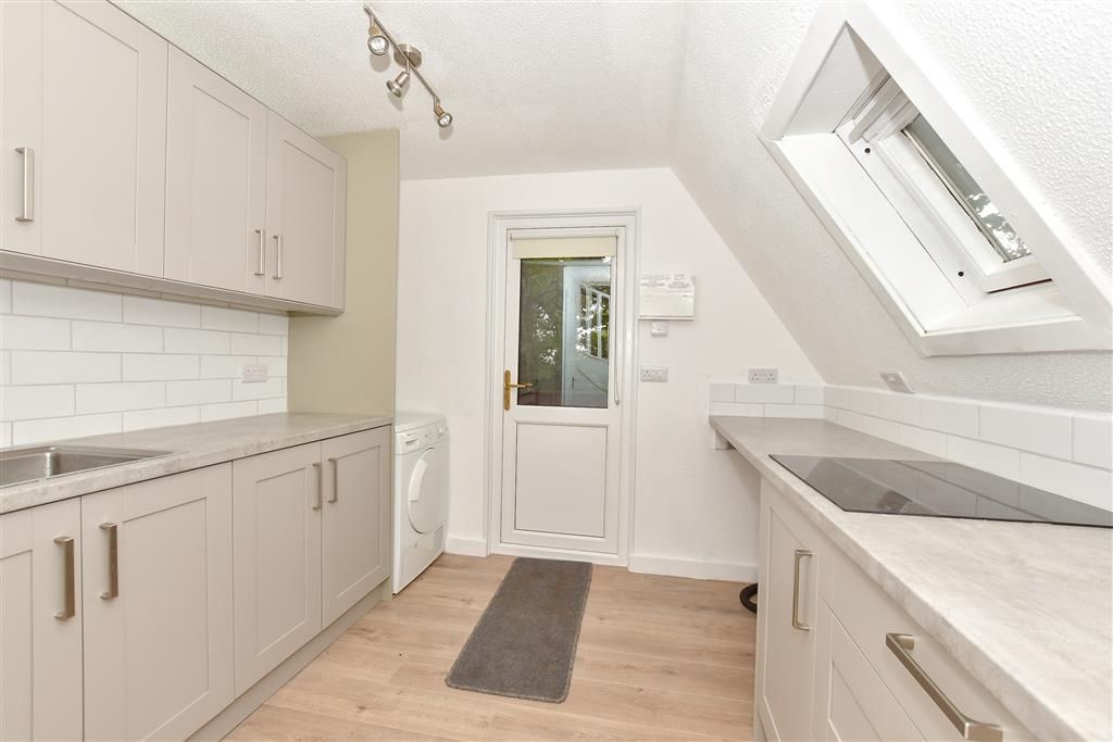 Property photo 2 of 11 Kitchen