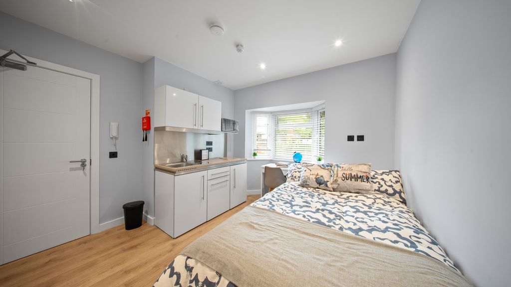 Property photo 1 of 9