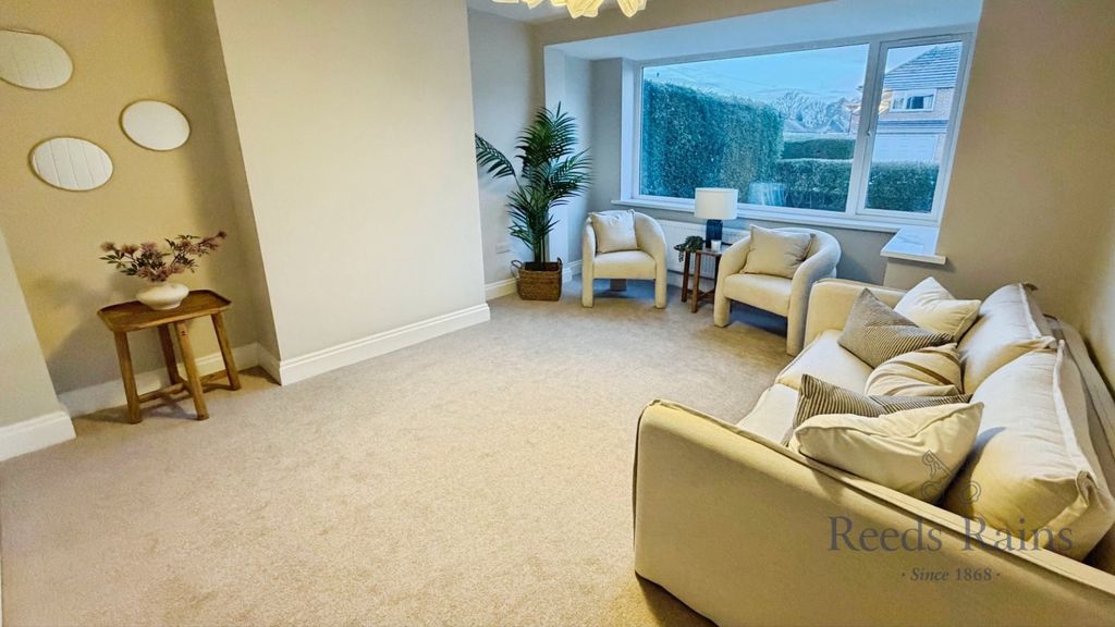 Property photo 2 of 14 Picture No. 23