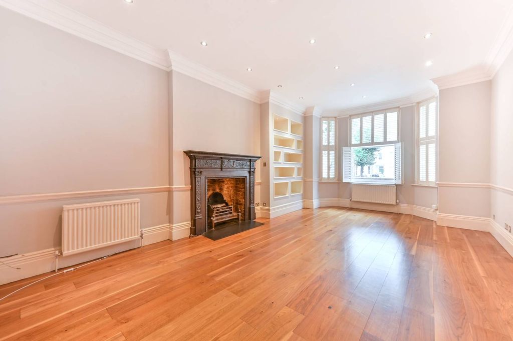 Property photo 2 of 13